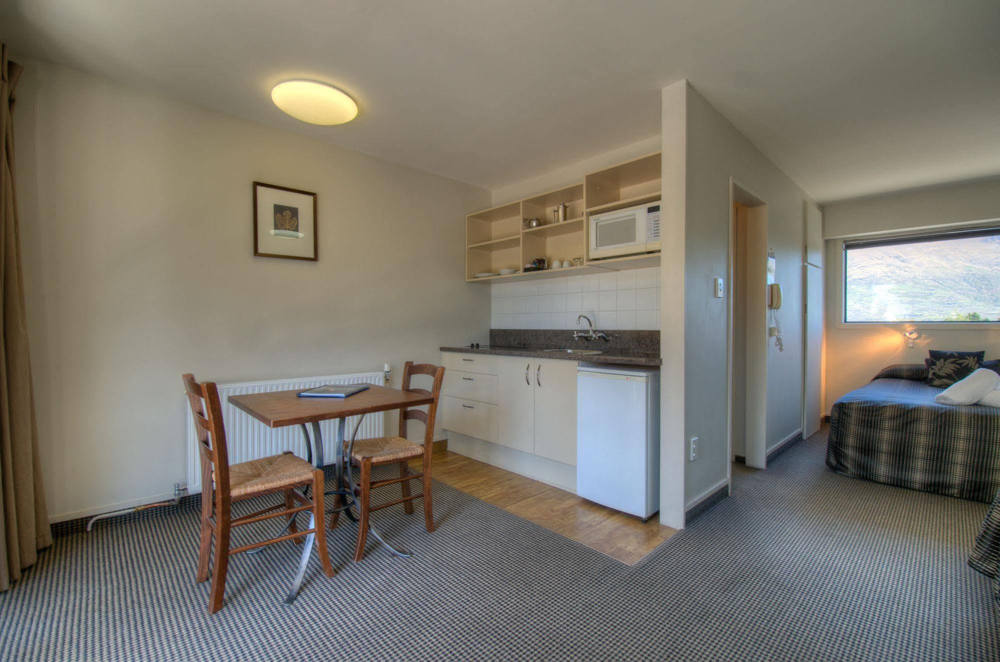 Four Seasons Motel Queenstown Bagian luar foto