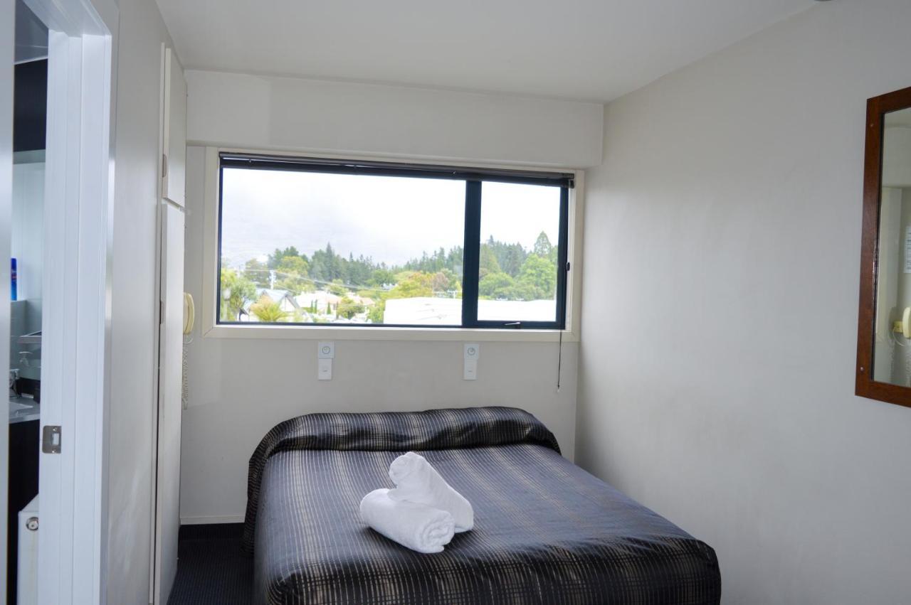 Four Seasons Motel Queenstown Bagian luar foto